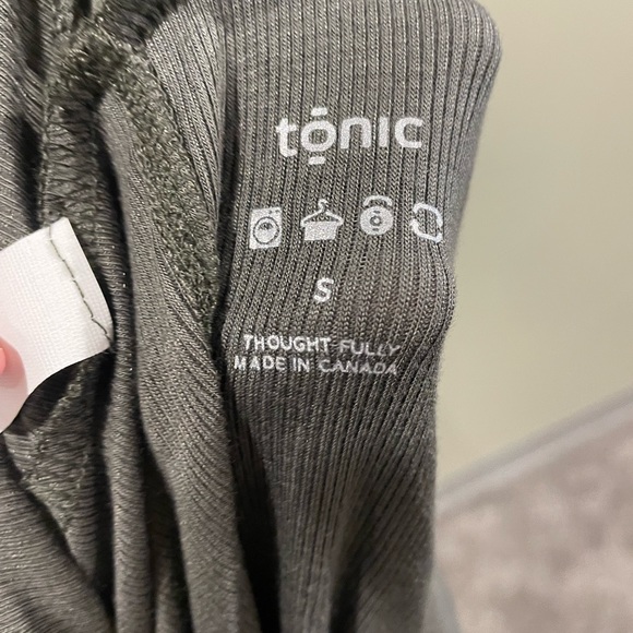 Tonic Active / Amsonia bamboo green long sleeve with cowl hood size small - Picture 2 of 8